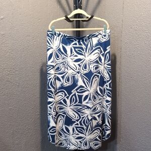 Chico's Navy and White Patterned Garment